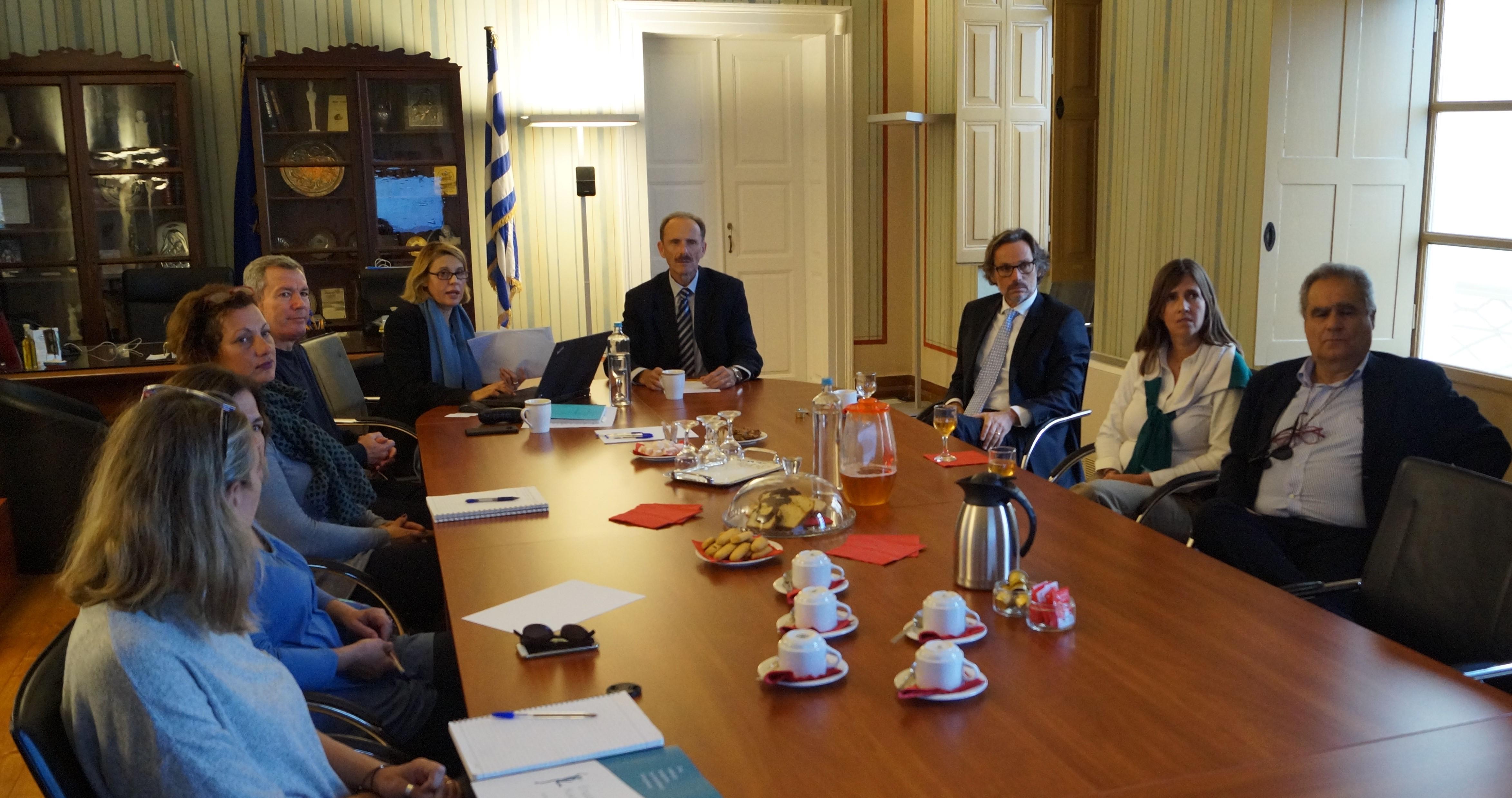 Επίσκεψη του γερμανού Πρέσβη κ. Γενς Πλότνερ στο Επιμελητήριο Κυκλάδων