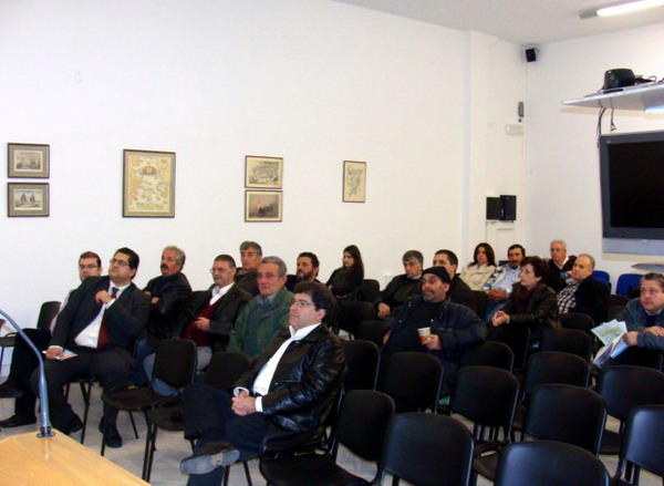 Άποψη από την αίθουσα του γραφείου του Επιμελητηρίου στη Νάξο 7asfalistiko_naxos_F13554.jpg