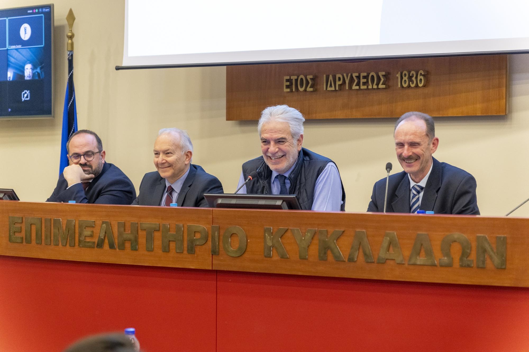 Η πολιτική ηγεσία του Υπουργείου Ναυτιλίας και Νησιωτικής Πολιτικής στο Επιμελητήριο Κυκλάδων