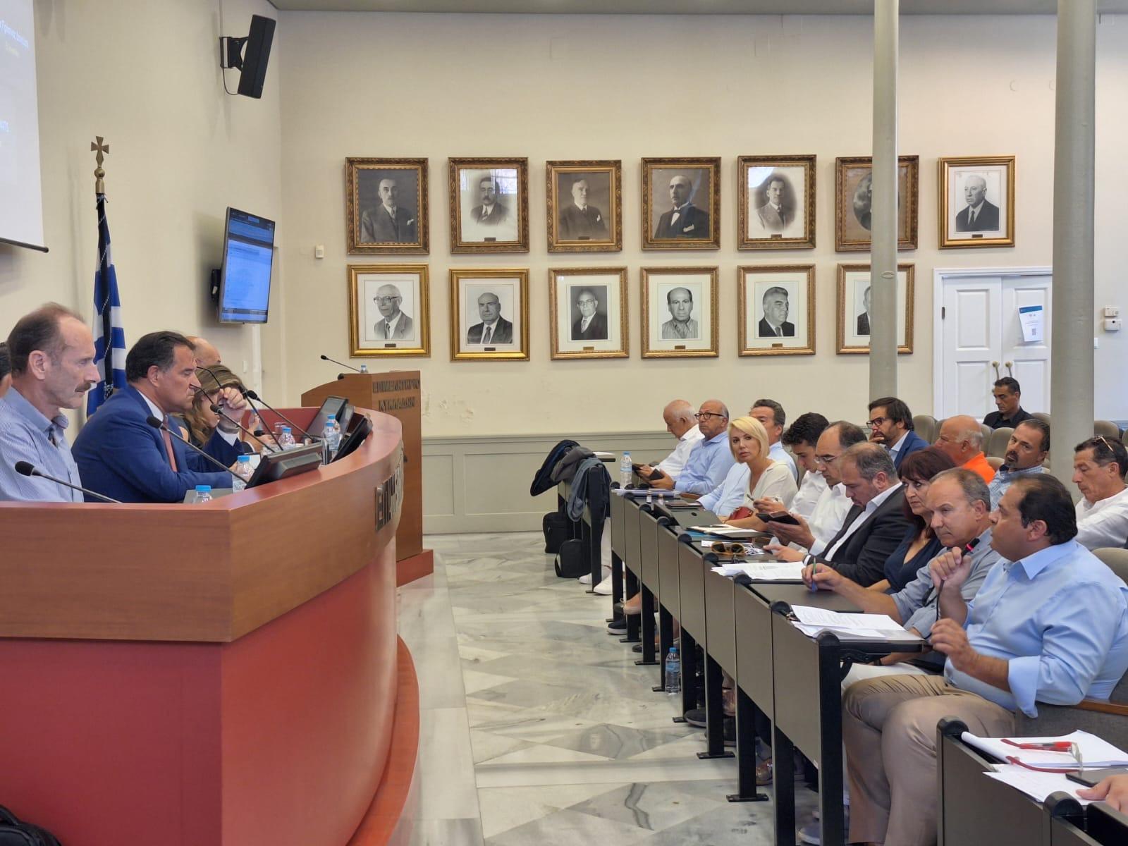 02_Εκπρόσωποι φορέων Υγείας και Τοπικής Αυτοδιοίκησης Κυκλάδων σε συζήτηση με το Υπουργείο Υγείας