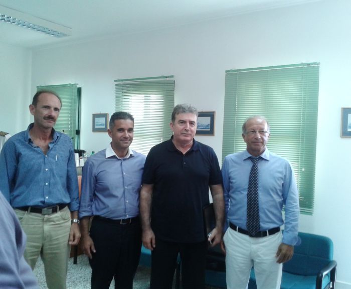 Επίσκεψη Υπουργού Υποδομών, Μεταφορών και Δικτύων κ. Μιχάλη Χρυσοχοΐδη, στα νησιά Πάρο και Σύρο Επίσκεψη Υπουργού Υποδομών, Μεταφορών και Δικτύων κ. Μιχάλη Χρυσοχοΐδη, στα νησιά Πάρο και Σύρο