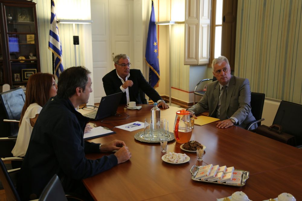 Επίσκεψη του Ρουμάνου Πρέσβη στο Επιμελητήριο Κυκλάδων
