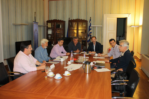 Συνάντηση της Διοικητικής Επιτροπής του Επιμελητηρίου Κυκλάδων με τον υποψήφιο βουλευτή των Ανεξάρτητων Ελλήνων για τις Κυκλάδες, κ. Μάριο Βουτσίνο synantisi_voutsinos_F16600.jpg