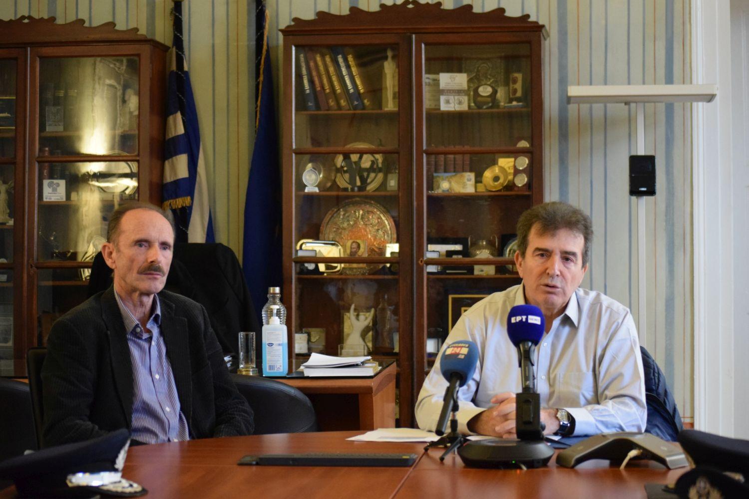 Συνάντηση εργασίας του Υπουργού Προστασίας του Πολίτη κ. Μιχάλη Χρυσοχοΐδη με Δημάρχους και αρμόδιους φορείς των νησιών στο Επιμελητήριο Κυκλάδων. Συνάντηση εργασίας του Υπουργού Προστασίας του Πολίτη κ. Μιχάλη Χρυσοχοΐδη με Δημάρχους και αρμόδιους φορείς των νησιών στο Επιμελητήριο Κυκλάδων
