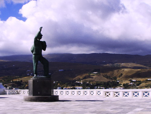 MONUMENT IN CHORA