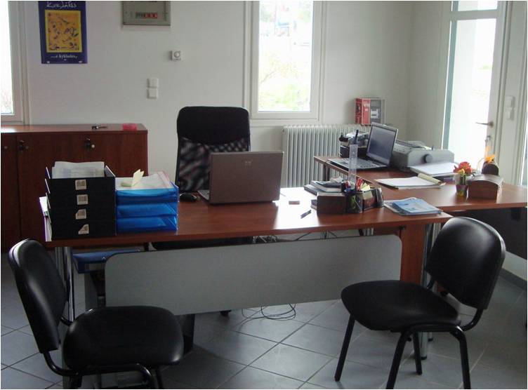 officeandros_F13936.jpg image