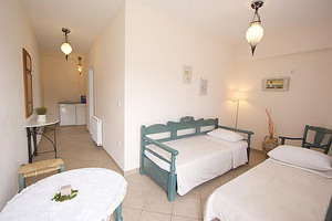 room4_F9394.jpg
