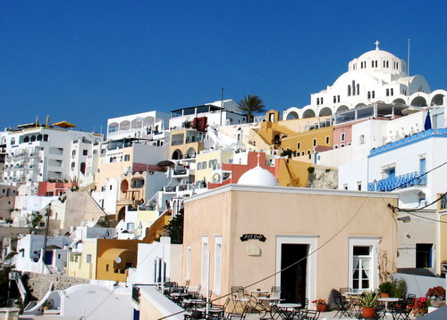 FIRA TOWN