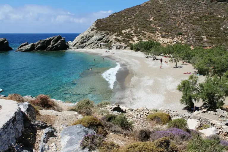 agios nikolaos beach folegandros