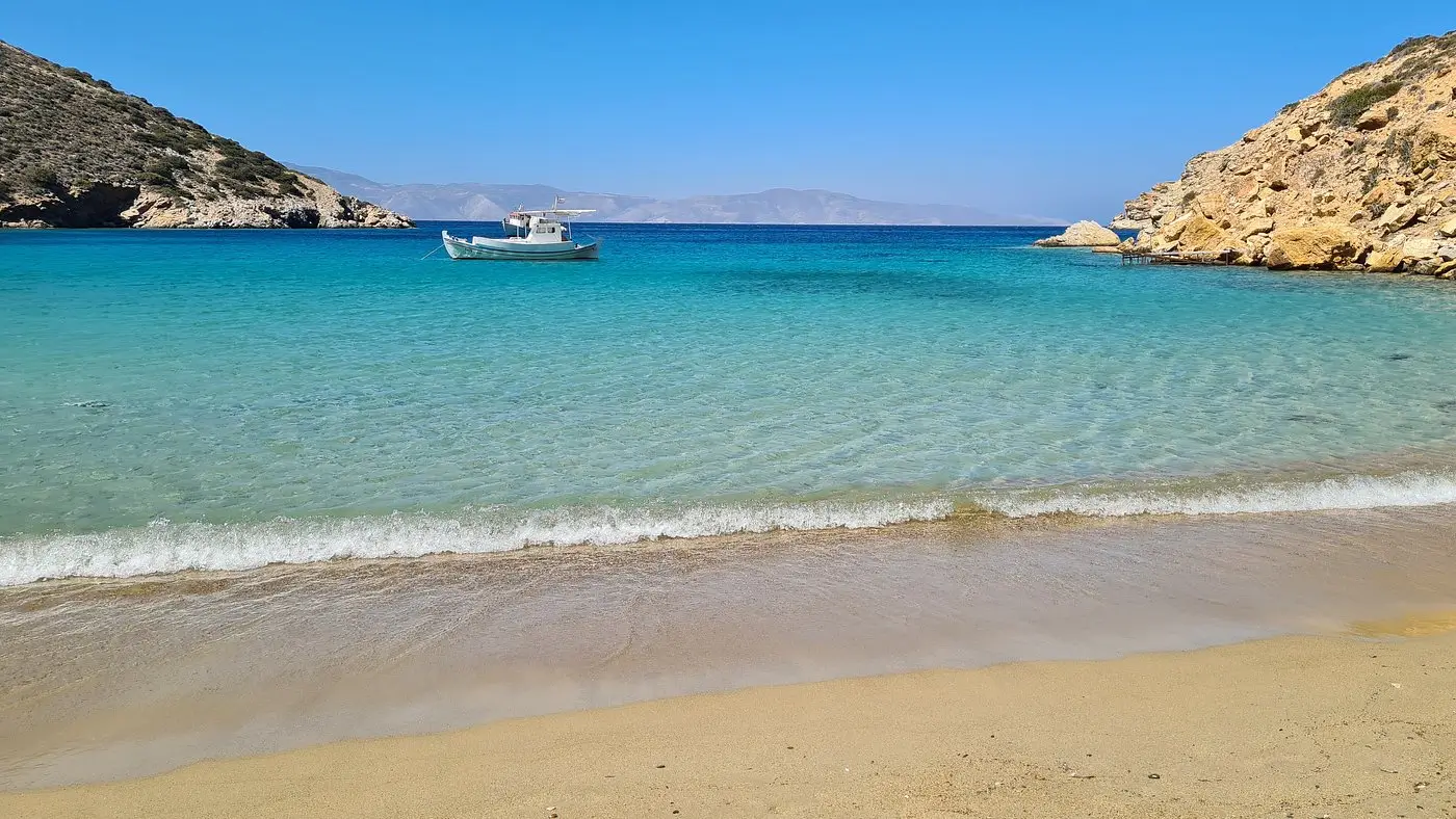 alimia beach irakleia