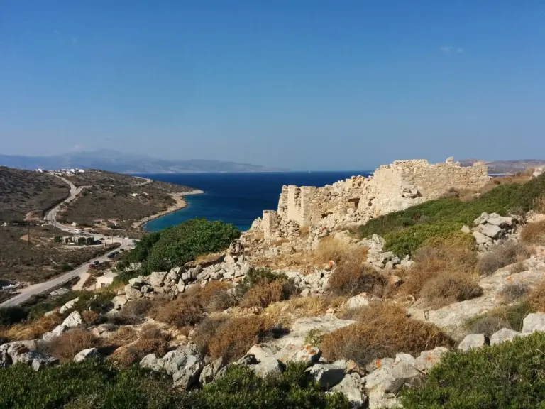 Κάστρο του Λιβαδίου Ηρακλειάς 1 castle livadi irakleia