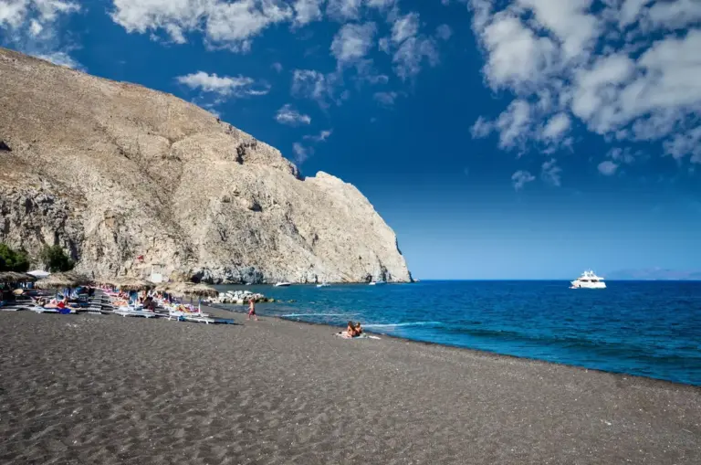 kamari santorini