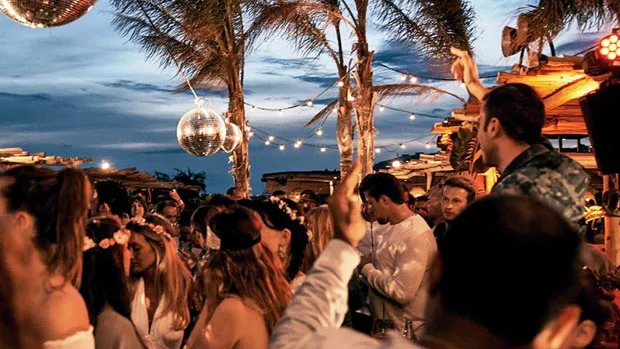 Ζήσε τη νυχτερινή ζωή 10 scorpios mykonos1