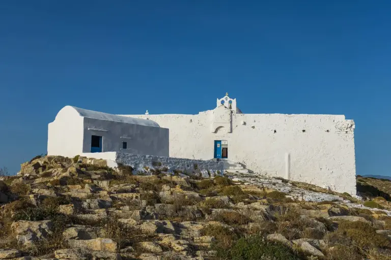 Μονή Χρυσοπηγής - Το «Κάστρο» της πίστης 6 sikinos monastery