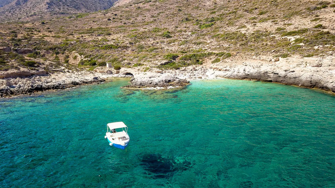 sikinos travel santorineika beach