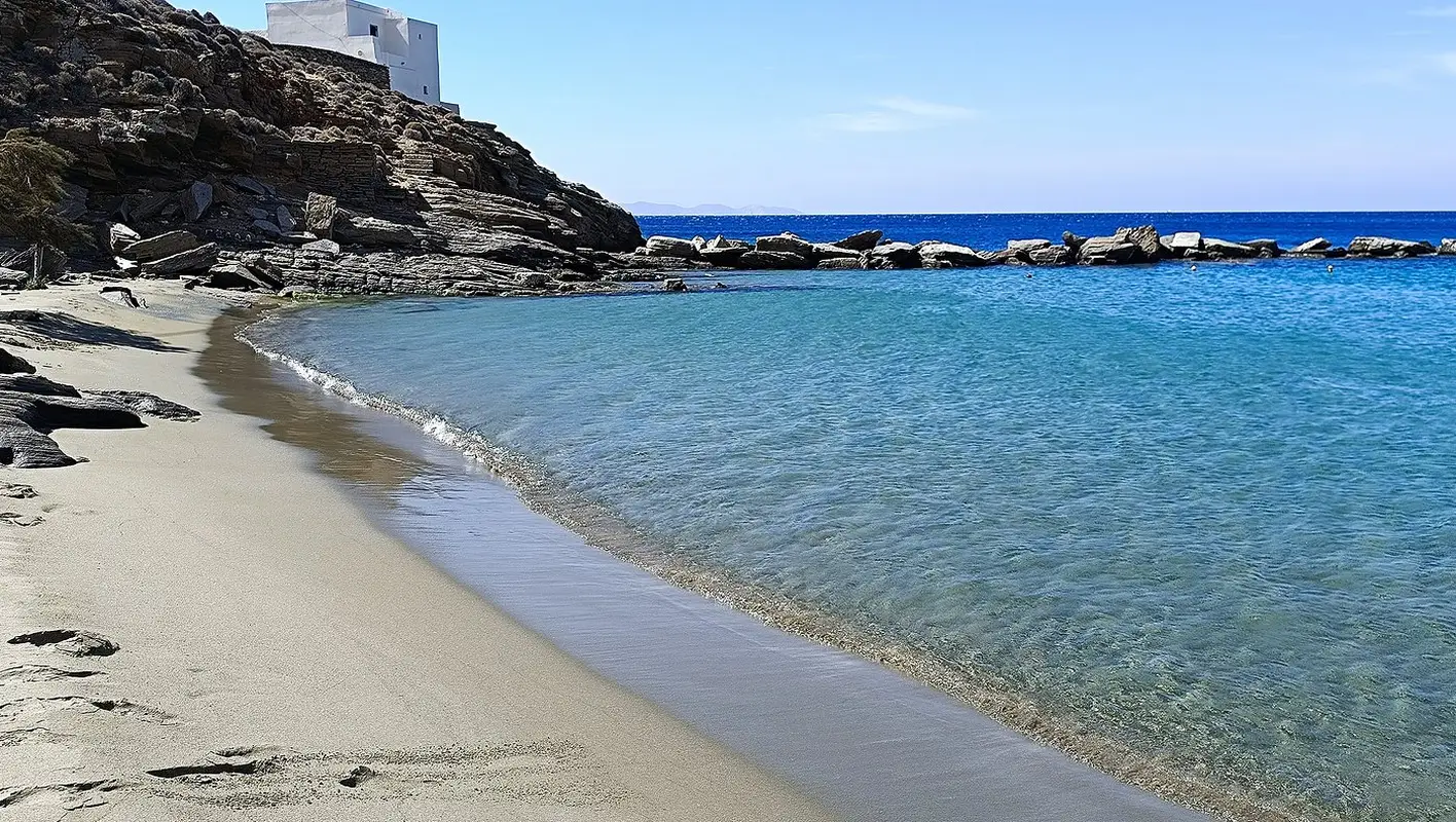 ysternion tinos