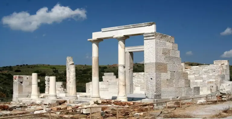 Εξερεύνησε τις αρχαιολογικές τοποθεσίες 10 Ναος της Δημητρας Ναξος
