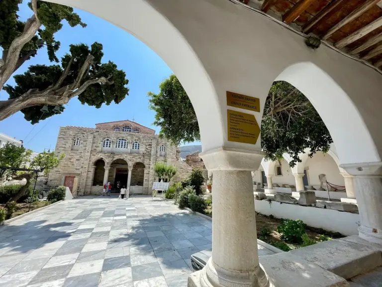 Βυζαντινό Μουσείο Εκατονταπυλιανής 1 Vyzantino moyseio ekatontapylianis