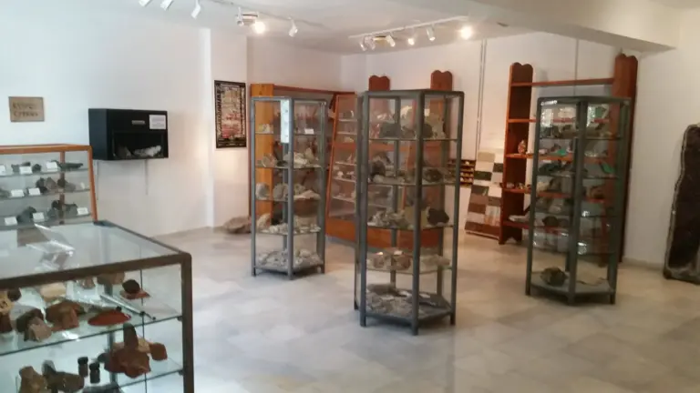 Γεωλογικό Μουσείο Απειράνθου 5 ΓΕΩΛΟΓΙΚΟ ΜΟΥΣΕΙΟ ΑΠΕΙΡΑΝΘΟΥ geologiko 1 F169189217